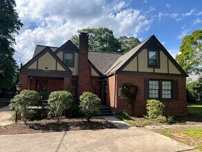 Building Photo - 670 Ridgewood Ave