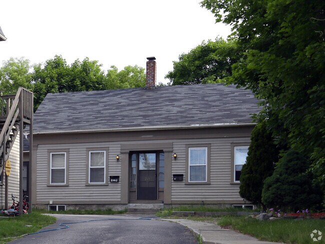 213 Providence St, Putnam, CT - 213 Providence St