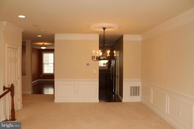 Building Photo - 47567 Royal Burnham Terrace