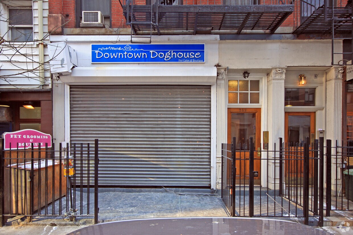 Building Photo - 259 W 18th St