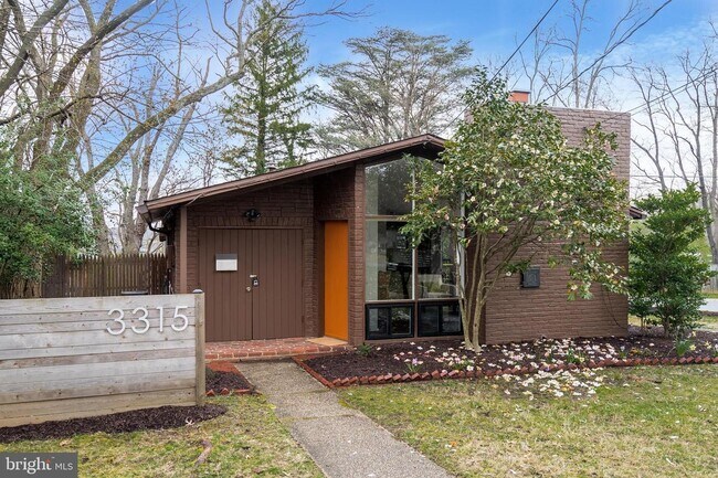 Foto del edificio - 3315 Pendleton Dr