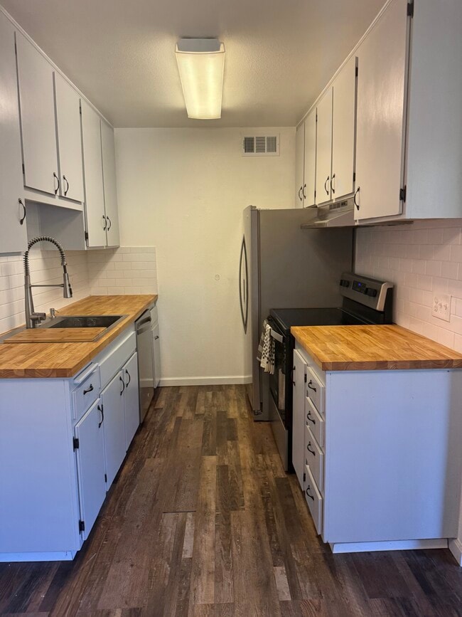 Foto del edificio - 6416 Friars Rd