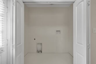 Building Photo - 163 S Bend Ct