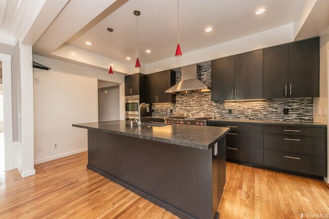 Foto del edificio - 894 35th Ave