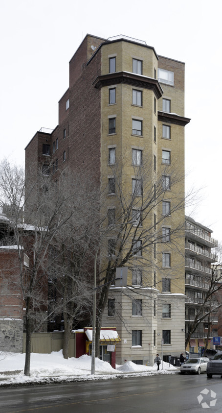 Primary Photo - 3465 de la Côte-des-Neiges