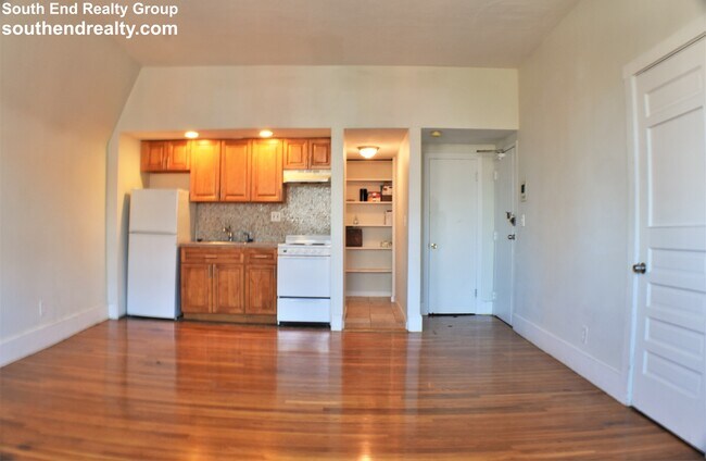 Building Photo - 694 Tremont St