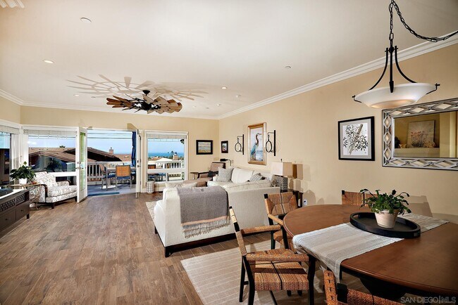 Foto del edificio - 744 Cornish Dr