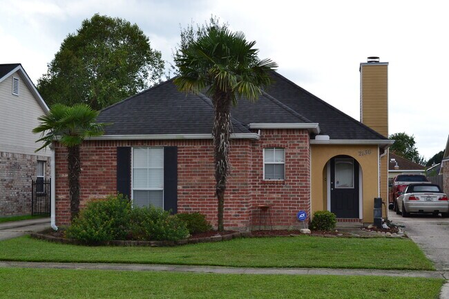 Photo - Location! Location!  3 bedroom, 2 bath, Ga... House