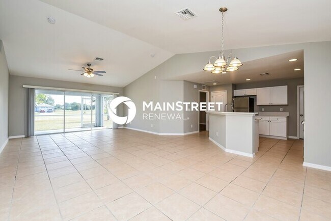 Building Photo - 3 Bedroom Pet-Friendly Home in Cape Coral,...