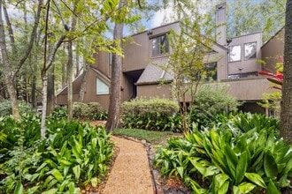 Building Photo - 222 Litchfield Ln