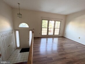 Building Photo - 2134 Kings Garden Way