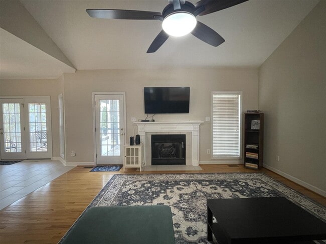 Building Photo - 11 Hialeah Pl