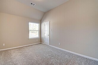 Building Photo - 315 N Spotted Fern Dr