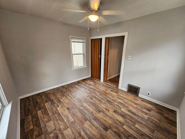 Building Photo - 516 Van Everett Ave