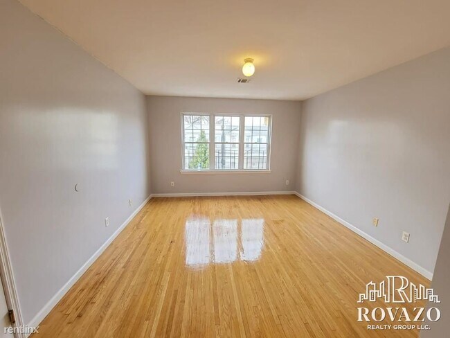 Building Photo - 3 br, 3 bath Townhome - 860 S 19th St # 2 2