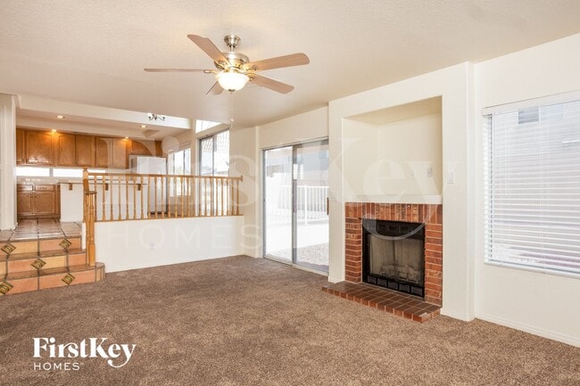 Foto del edificio - 9047 Sunpine Ct