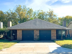 Building Photo - 6518 Oak Forest Ct
