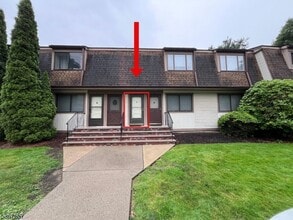 Building Photo - 1919B Stonegate Ln