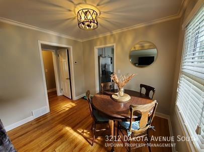 Foto del edificio - 3212 Dakota Ave S