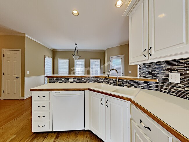 Foto del edificio - 1625 St Julian St NW