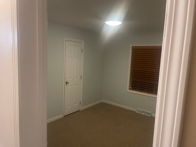 Building Photo - 1221 Calina Ct