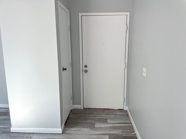 Foto del edificio - 9564 Woodland Hills Dr
