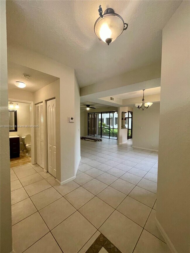 Foto del edificio - 7525 NW 61st Terrace