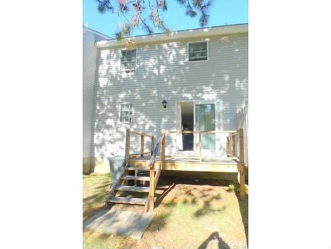 Building Photo - 204 Foxcroft Cir