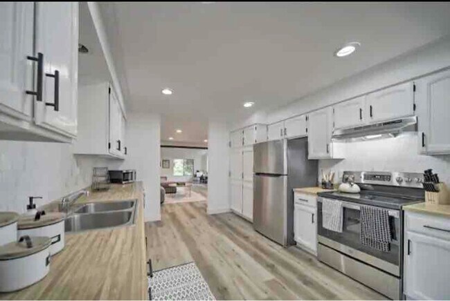 Foto del edificio - 1414 S Colby Ave