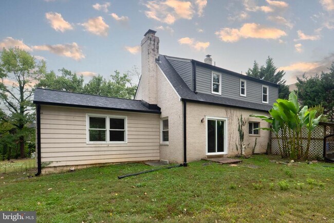 Building Photo - 9211 Bells Mill Rd