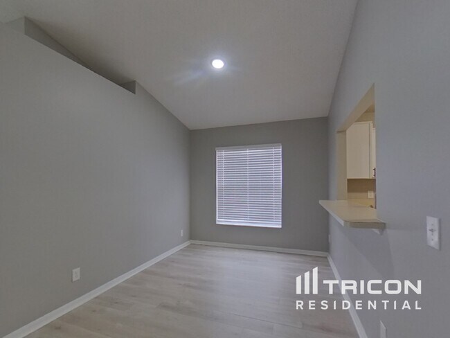 Building Photo - 9444 Azalea Ridge Way