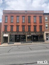 Building Photo - 508 Brady St