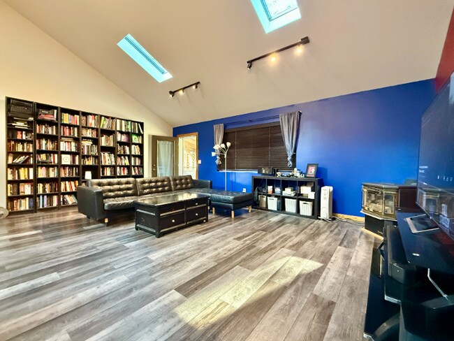 Foto del edificio - 204 4th St W
