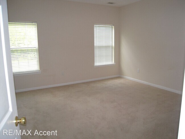 Foto del edificio - 3 br, 2 bath House - 35 Ross Way