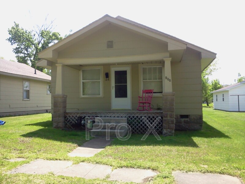 906 E 8th St, Pittsburg, KS 66762 House Rental in Pittsburg, KS