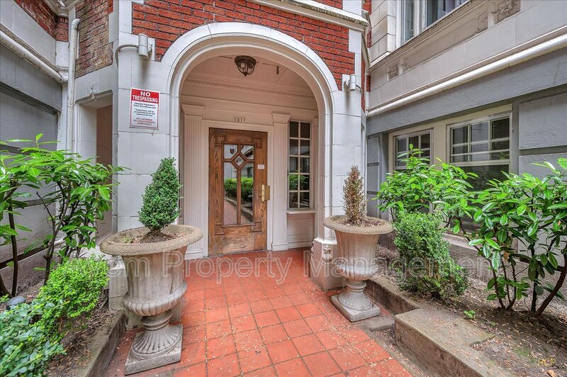 Foto principal - 1811 NW Couch St