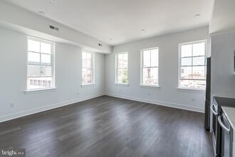 Building Photo - 813 N Broad St