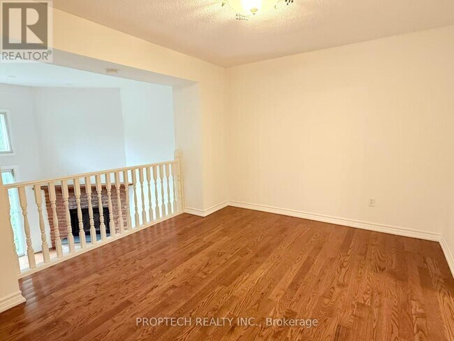 Building Photo - 653-653 Village Pkwy