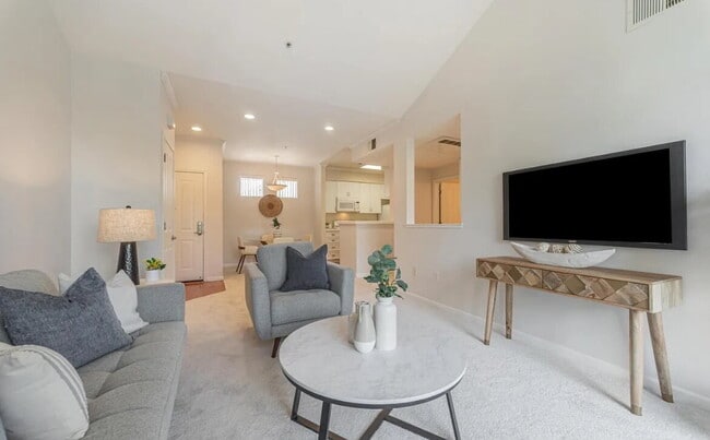 Building Photo - Discover the best location in the complex ...