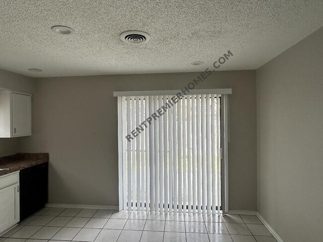 Building Photo - 1533 E 67th Pl. Tulsa, OK 74136