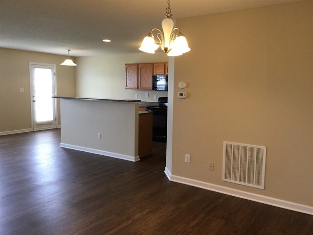 Foto del edificio - 4660 Amesbury Pl