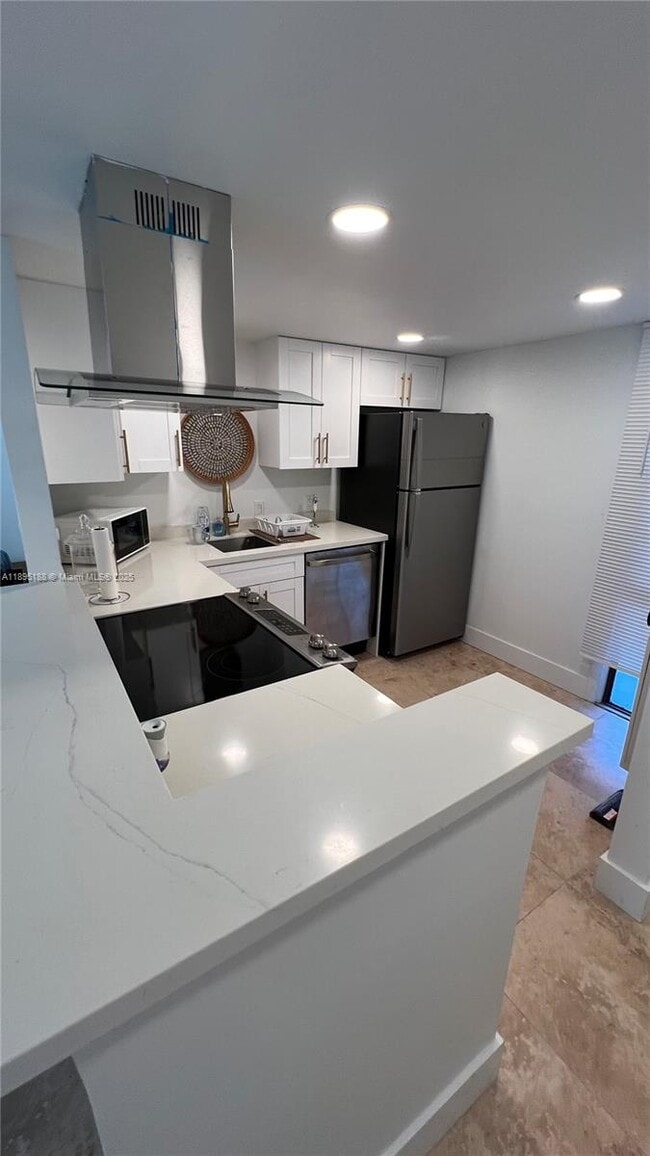 Building Photo - 20500 W Country Club Dr