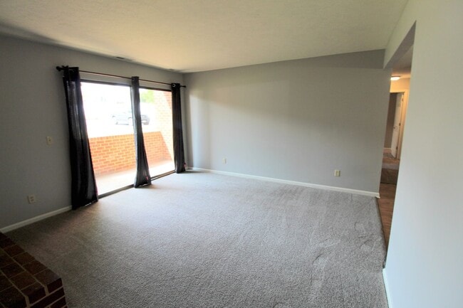 Building Photo - 1018-1 Blue Ridge Dr