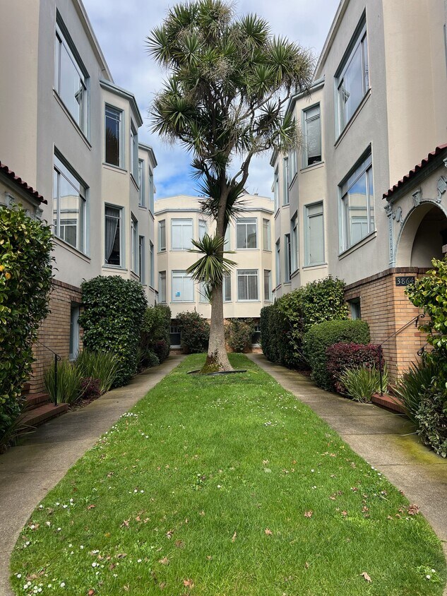 Foto principal - 3868 California St