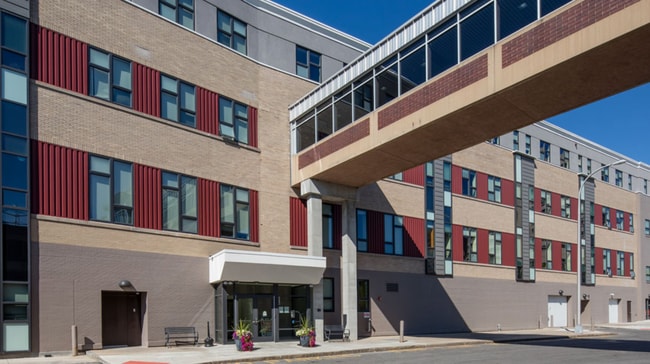 Building Photo - Creekwalk Commons