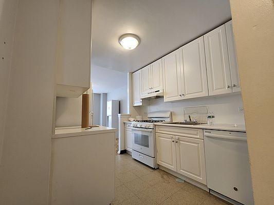 Foto del edificio - 2 bedroom in BRONX NY 10463