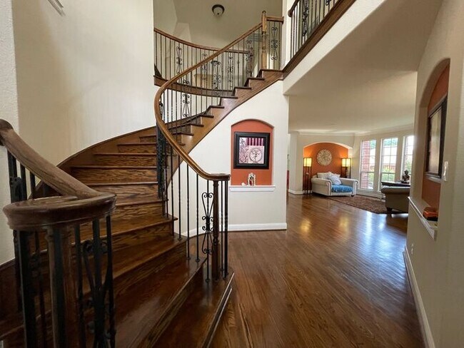Building Photo - Gorgeous 4 bedroom Home for rent in Valley...