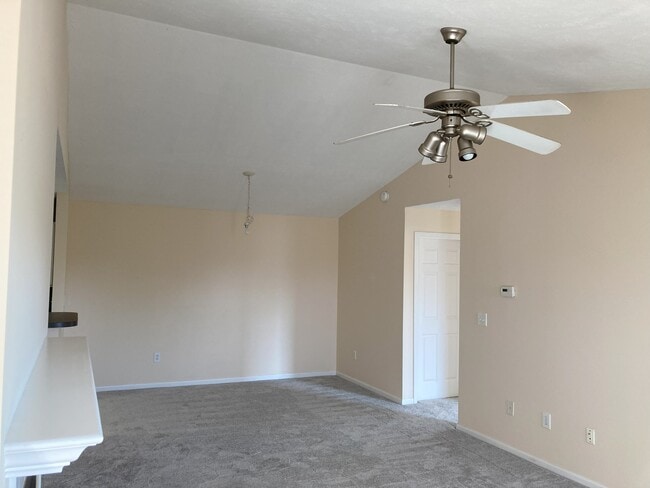 Foto del edificio - 28340 Center Ridge Rd