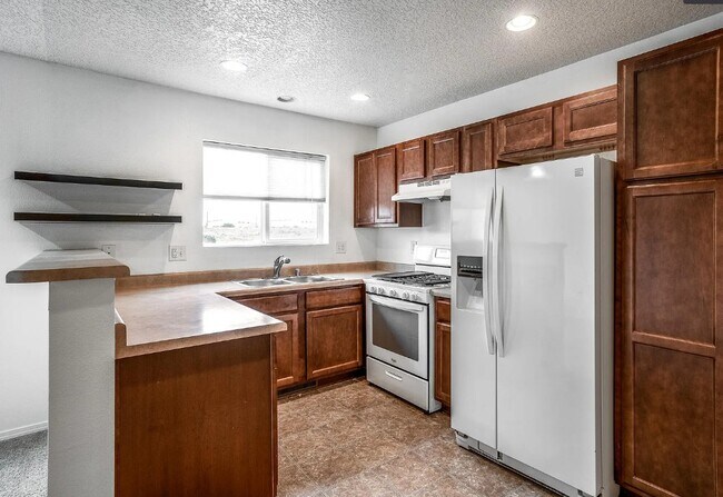 Foto del edificio - 37 Canyon Cliff Dr