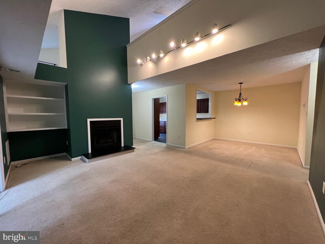 914 Windbrooke Dr Unit 914, Gaithersburg, MD 20879 Room for Rent in